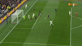 Video: Son Heung-min lập siêu phẩm vô-lê đưa Tottenham lên đỉnh bảng 