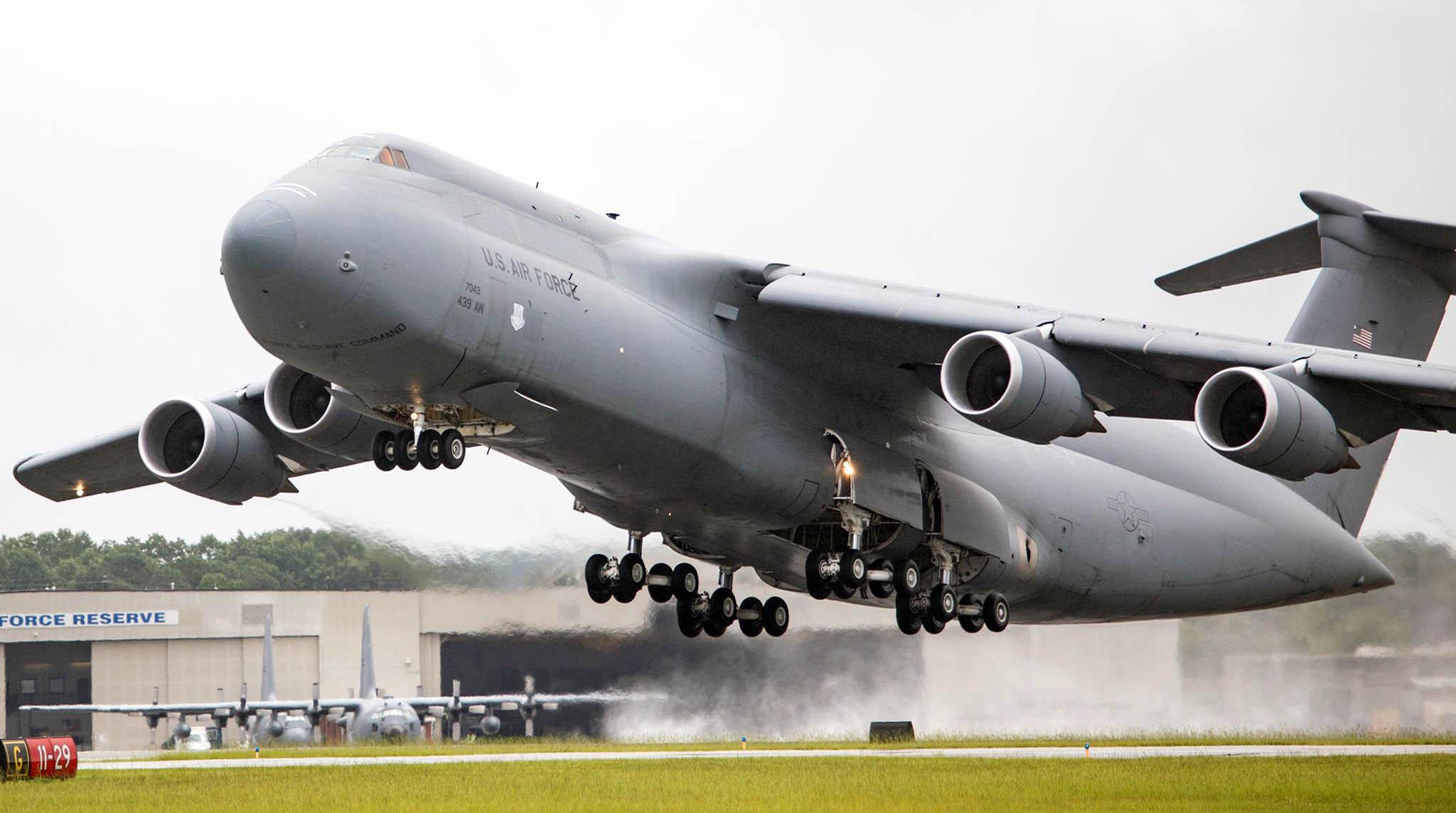 Quái vật' trên không Lockheed Martin C-5M Super Galaxy