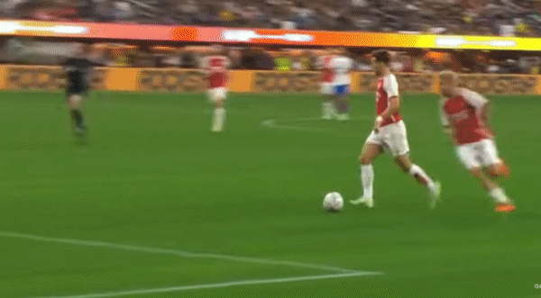 Arsenal đè bẹp Barca bằng cơn mưa gôn tại Mỹ ảnh 1