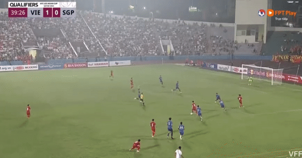 Hàng công lỡ cơ hội, hàng thủ mắc sai sót khiến U23 Việt Nam chia điểm với U23 Singapore ảnh 9