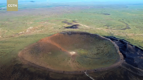 Ngắm vẻ đẹp của ngọn núi lửa phun trào cách đây 10.000 năm
