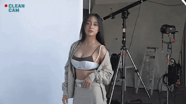 Bức hình gây sốt của sao nữ 'Hẹn hò chốn công sở' ảnh 6