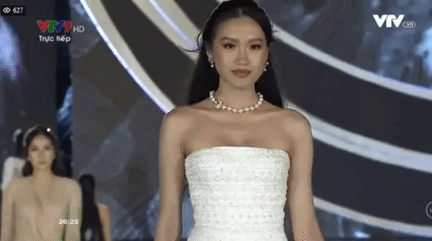 Top 35 thí sinh HHVN 2020 sải bước quyến rũ thi &apos;Người đẹp Thời trang&apos;