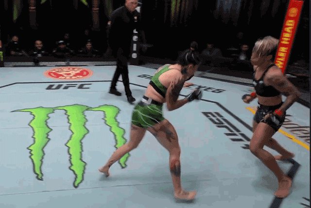 Nữ võ sĩ UFC ra đòn ‘nhanh như chớp’ hạ knock-out đối thủ sau 35 giây thi đấu