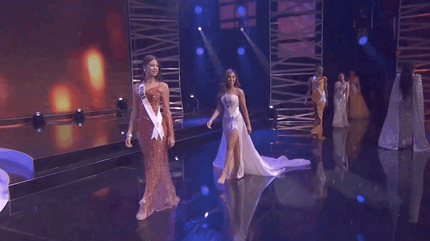 Bán kết Miss Universe: Sân khấu hoành tráng nhưng MC quá tệ khiến người xem ngán ngẩm