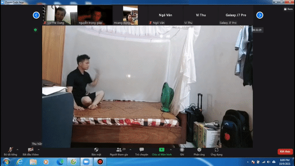 Dạy online nhưng không ngăn được sự "bá đạo" của thầy cô, bảo sao học trò thích mê!
