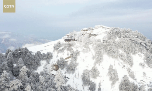 Chiêm ngưỡng ngọn núi nổi tiếng trong tiểu thuyết Kim Dung những ngày tuyết trắng