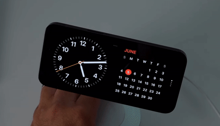 iOS 17 với loạt tính năng mới: Không còn “Hey Siri”, biến iPhone thành đồng hồ