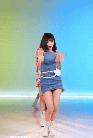 Stylist của (G)I-DLE bị chỉ trích dữ dội vì để các idol mặc trang phục hở nội y quá nhiều ảnh 3