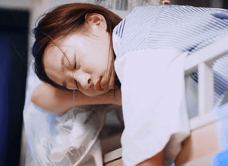 Quan Hiểu Đồng bị “cắm sừng” ở phim mới, cớ sao netizen lại réo tên Lộc Hàm thế này? ảnh 1
