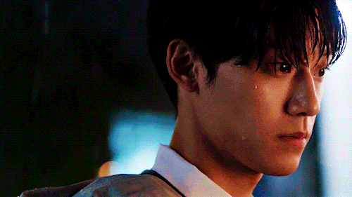 Lee Do Hyun là “Hoàng tử mưa” của “18 Again”, cứ quay cảnh mưa là đẹp rụng rời! ảnh 6