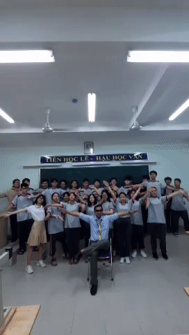 Khi thầy cô “đá sân” TikTok: Hài hước, đáng yêu đến mức học sinh chỉ muốn “gói mang về“! ảnh 2