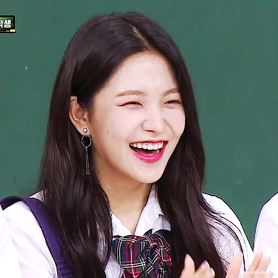 “Nụ cười hình trái tim” là thế nào mà các idol này được người Hàn khen hết lời? ảnh 9