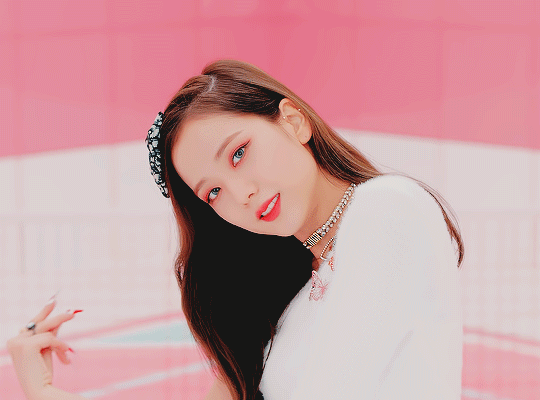 Cùng là visual của nhóm nhưng Jin (BTS) và Jisoo (BLACKPINK) lại có điểm chung đáng buồn ảnh 3