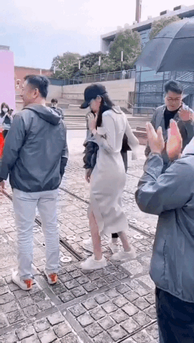 Dương Dương có đáng bị chỉ trích là lạnh lùng khi làm điều này với Địch Lệ Nhiệt Ba? ảnh 2