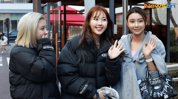 Khổ như làm idol K-Pop: Một phản ứng bình thường của cơ thể cũng có thể tạo ra tranh cãi ảnh 3
