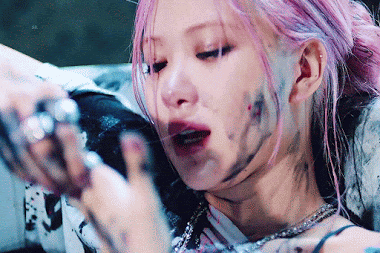 Chỉ là đóng MV thôi mà BLACKPINK được công nhận là “cao thủ diễn cảnh bi thương” ảnh 3