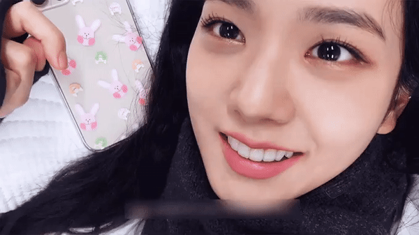 Thêm lý do để netizen công nhận “Hoa hậu Jisoo”: Bị quay ở góc siêu dìm hàng mà vẫn đẹp ảnh 2
