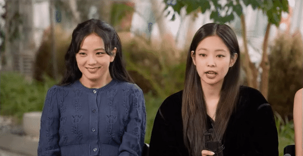 BLINKs đồng loạt chê trách YG Ent đối xử chưa tốt với BLACKPINK, vì đâu nên nỗi? ảnh 5