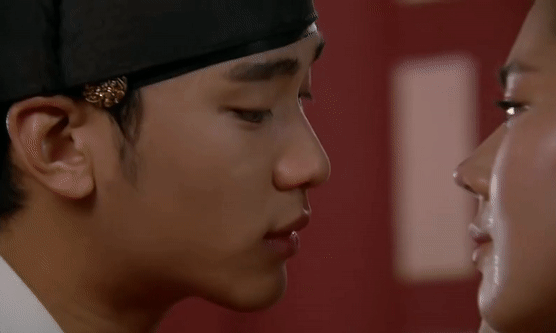 Những cảnh hôn ‘lụi tim’ nhất trên truyền hình Hàn Quốc