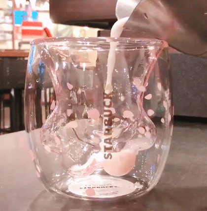 Yêu chưa này, cốc vuốt mèo của Starbucks đang "đốn tim" các fan thú cưng! ảnh 2