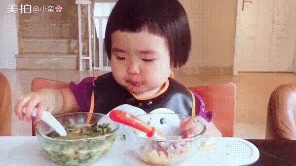 Tiểu Man - cô bé Trung Quốc được mệnh danh là "thánh ăn" gây sốt MXH vì quá đáng yêu ảnh 1