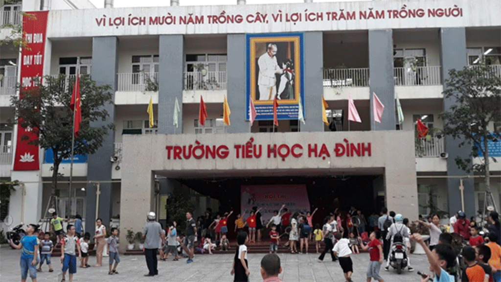 Cháy Công ty Rạng Đông: Hàng trăm học sinh Trường tiểu học Hạ Đình "tự" nghỉ học ảnh 1