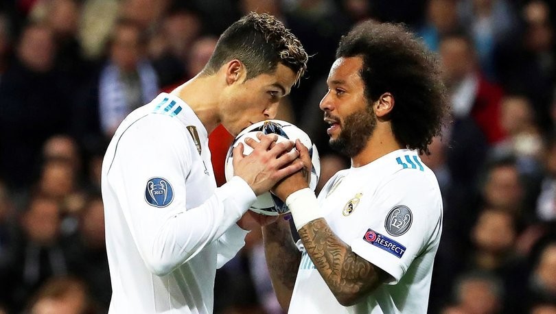 Ronaldo gửi lời nhắn đặc biệt Marcelo khóc chia tay Real Madrid