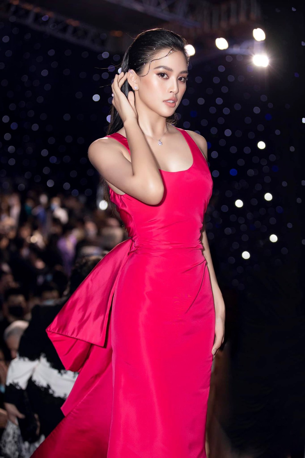Những bộ váy đẹp nhất thảm đỏ Cannes 2016  Tuổi Trẻ Online