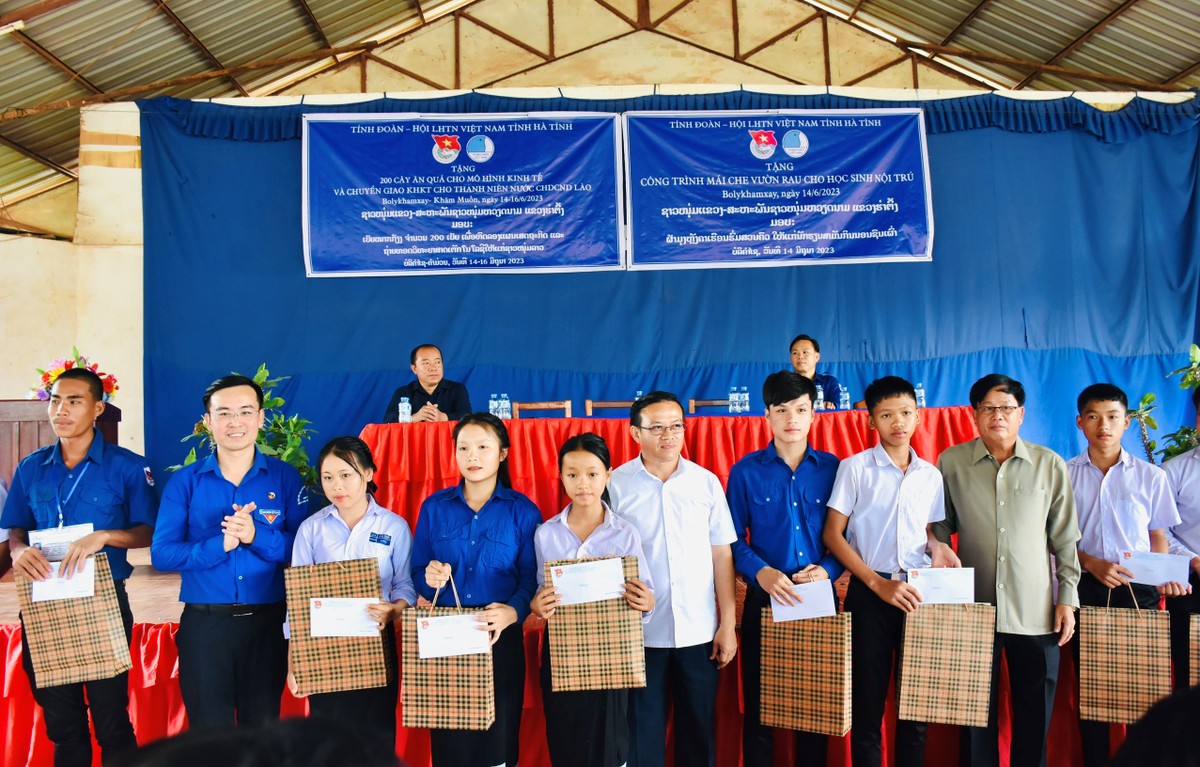 Tuổi trẻ Hà Tĩnh với hoạt động tình nguyện quốc tế trên nước bạn Lào ảnh 7