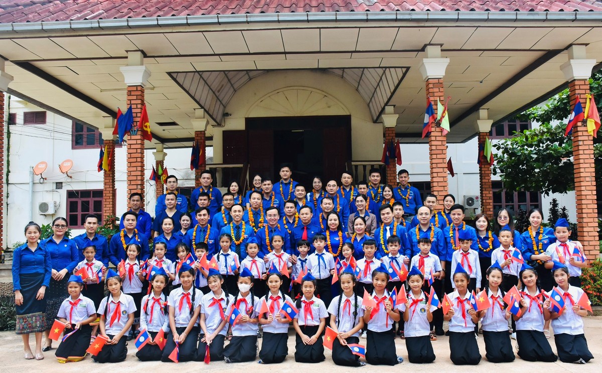 Tuổi trẻ Hà Tĩnh với hoạt động tình nguyện quốc tế trên nước bạn Lào ảnh 11