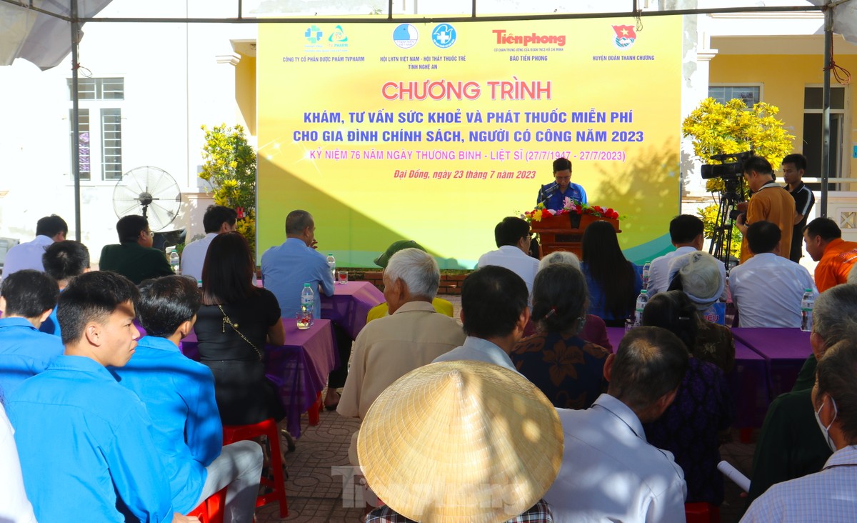 Hội LHTN, Hội Thầy thuốc trẻ tỉnh Nghệ An và báo Tiền Phong khám, phát thuốc miễn phí cho người dân ảnh 1