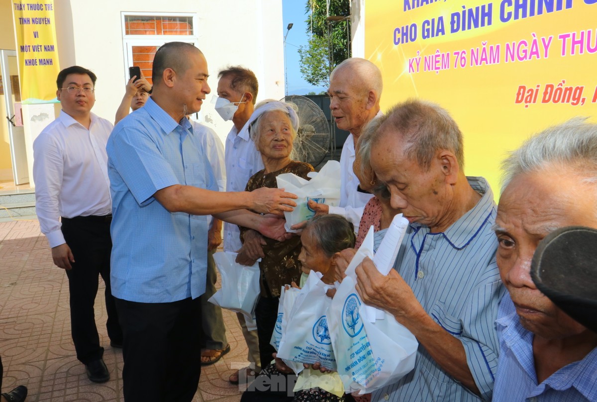 Hội LHTN, Hội Thầy thuốc trẻ tỉnh Nghệ An và báo Tiền Phong khám, phát thuốc miễn phí cho người dân ảnh 6