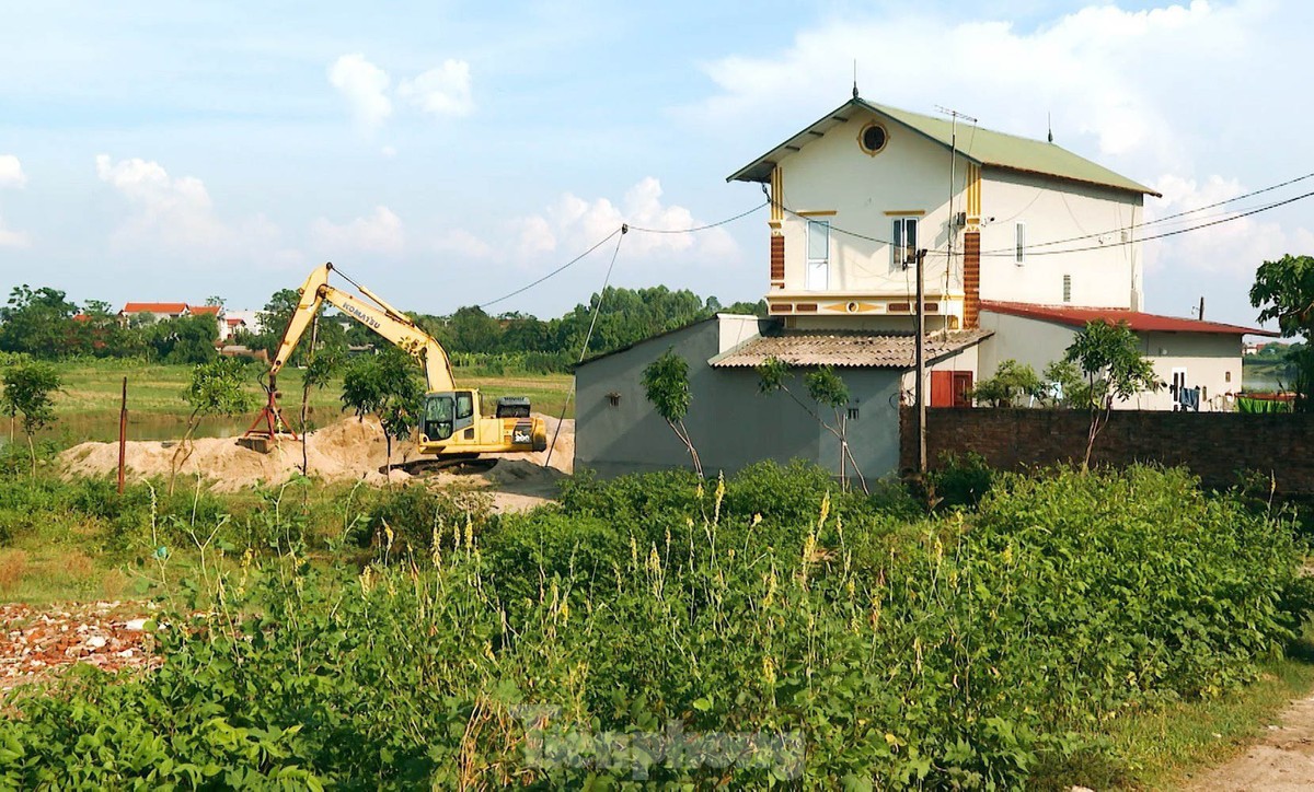 Kỳ lạ cây cầu trăm tỷ xây xong 3 năm để... 'làm cảnh' ảnh 11