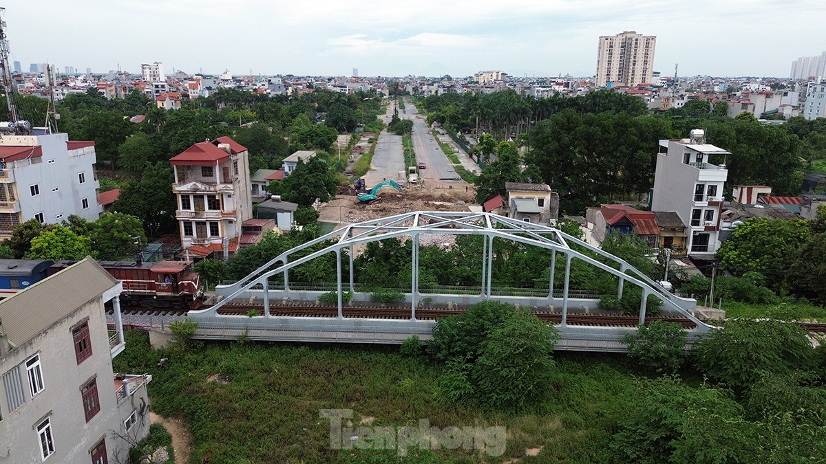 Cầu vượt cạn tuyến đường nghìn tỷ đồng ở Long Biên thi công trở lại ảnh 9