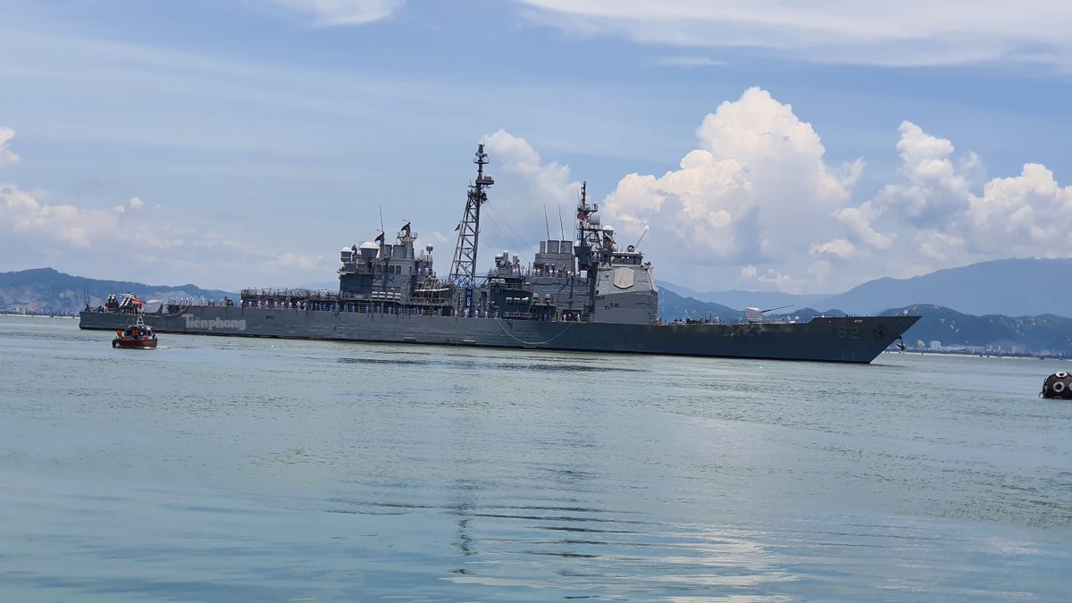 Tàu sân bay USS Ronald Reagan rời Đà Nẵng ảnh 5