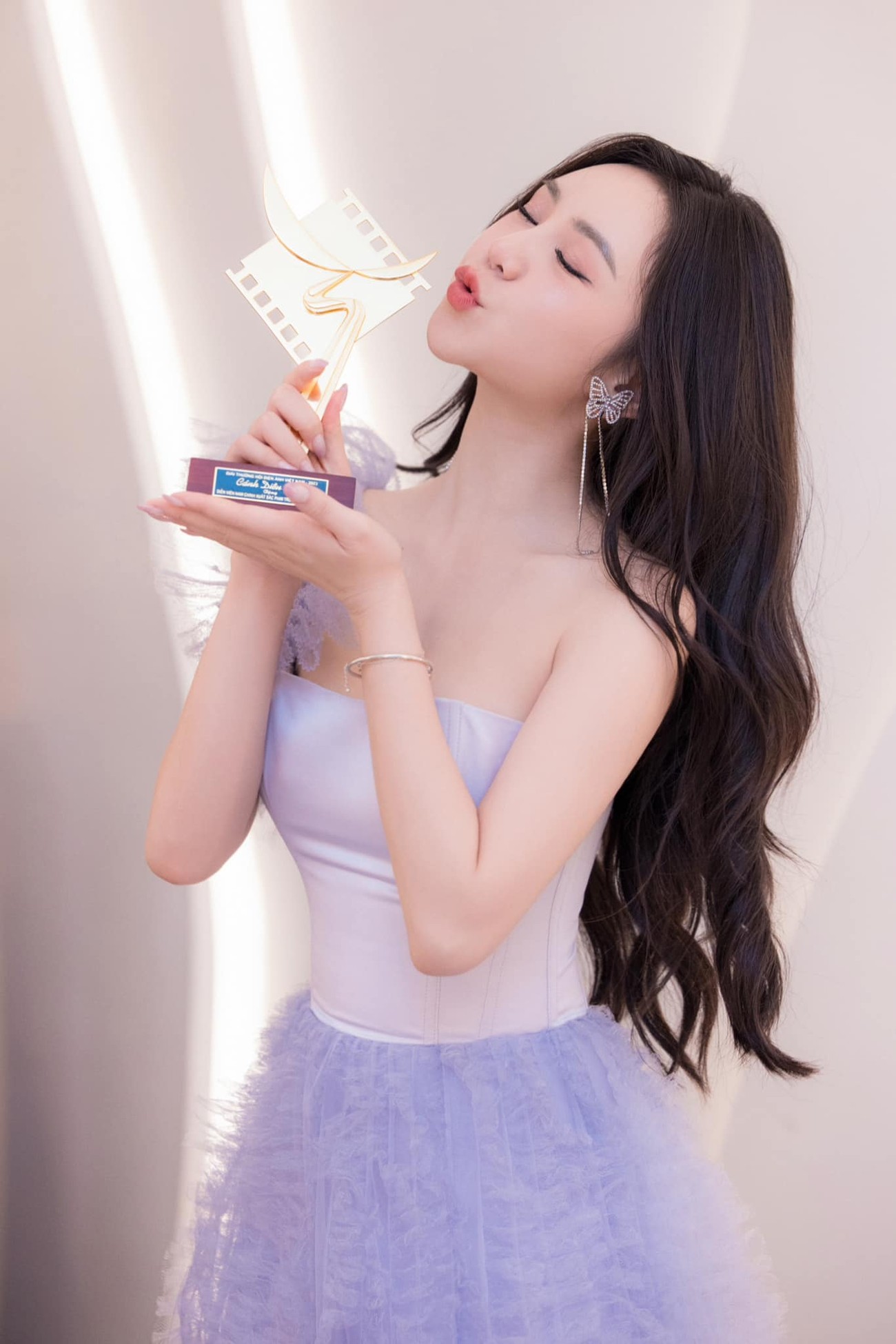 Nhận giải Cánh diều Vàng vẫn bị chê nhạt, Quỳnh Kool nói: 'Tôi đang ở sườn dốc bên này đi lên' ảnh 2