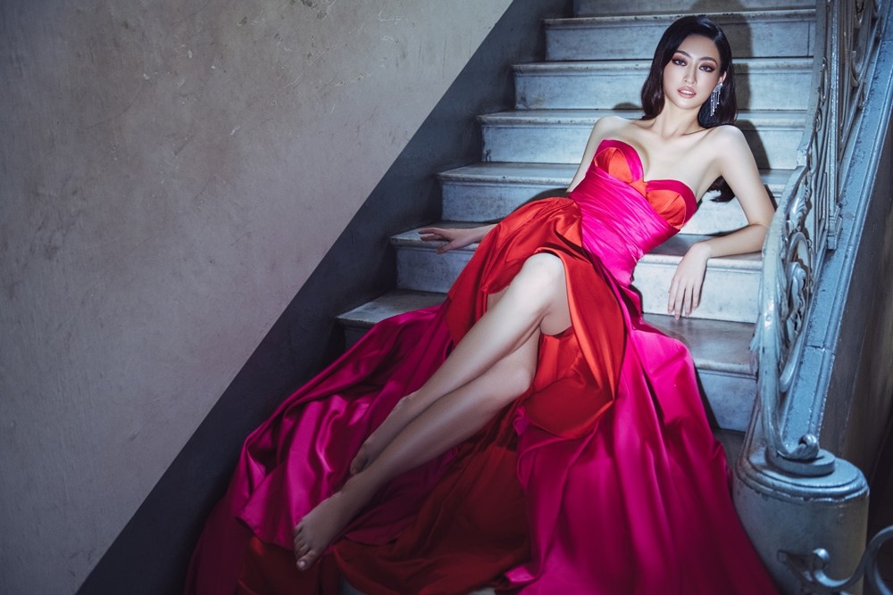 Hoa hậu Lương Thùy Linh khoe đôi chân 1m22 thon dài hiếm có trong bộ ảnh thời trang mới ảnh 4
