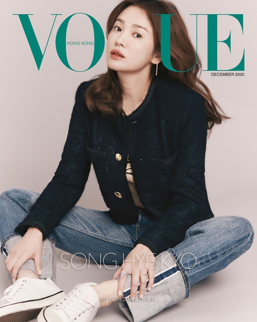 Song Hye Kyo đeo vương miện 13 tỉ, đẹp như “nữ vương” trên bìa chào năm mới của W Hàn ảnh 1