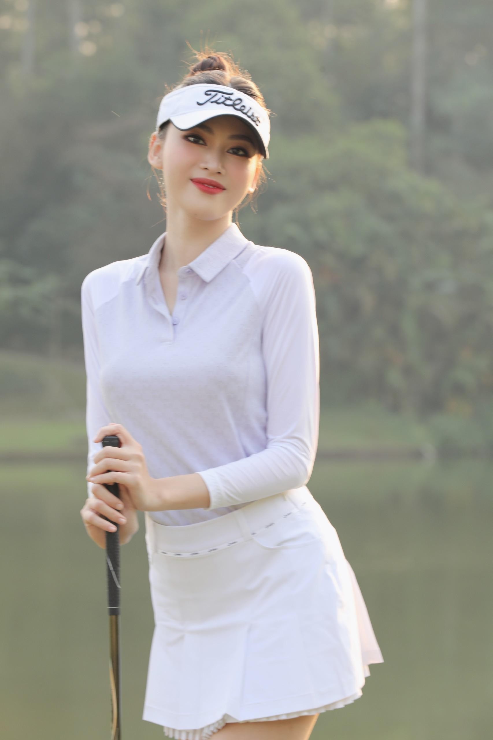 Hoa hậu Đỗ Thị Hà tập chơi golf ảnh 13