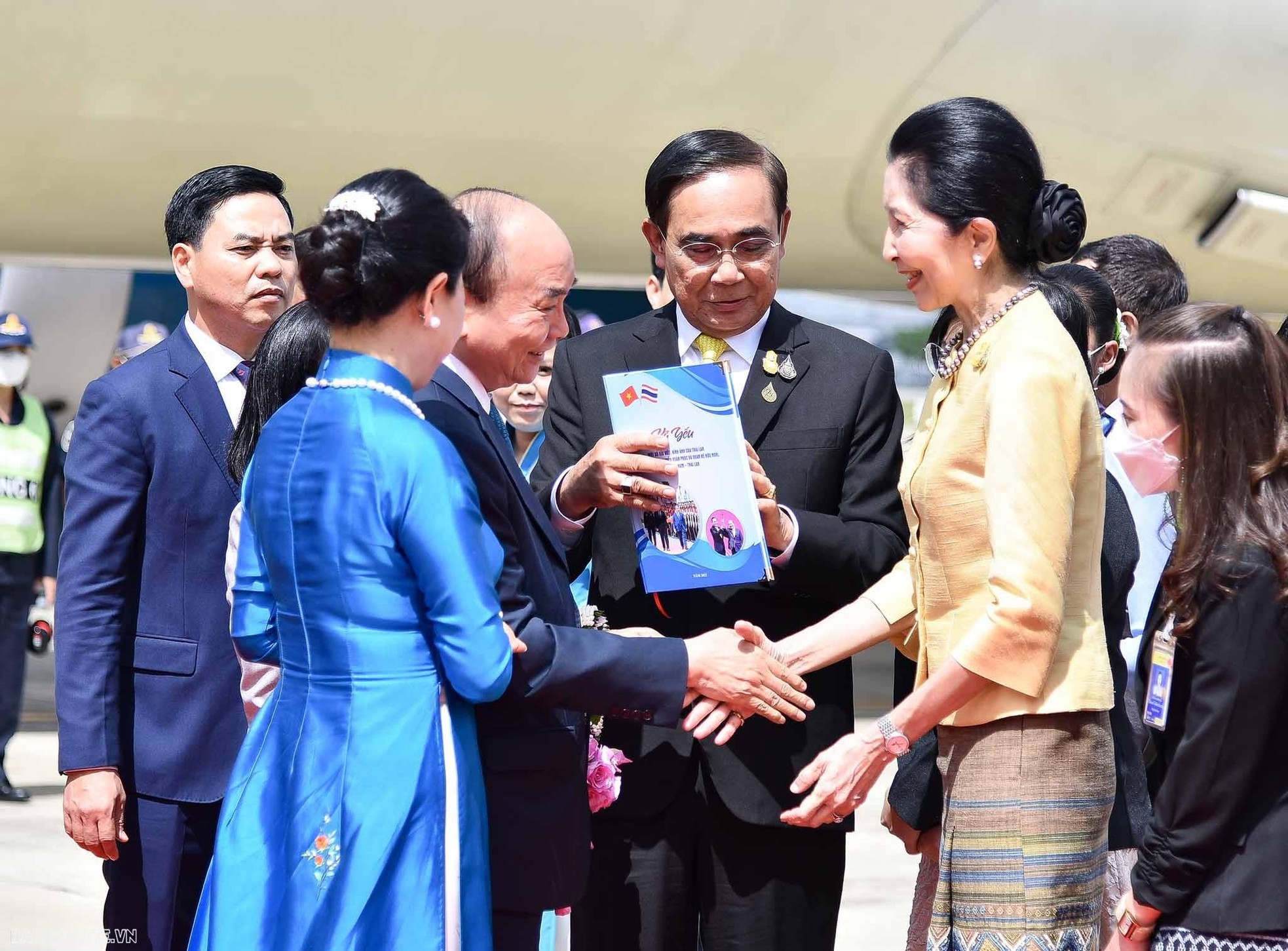Chủ tịch nước đến Bangkok, bắt đầu thăm chính thức Vương quốc Thái Lan ảnh 2