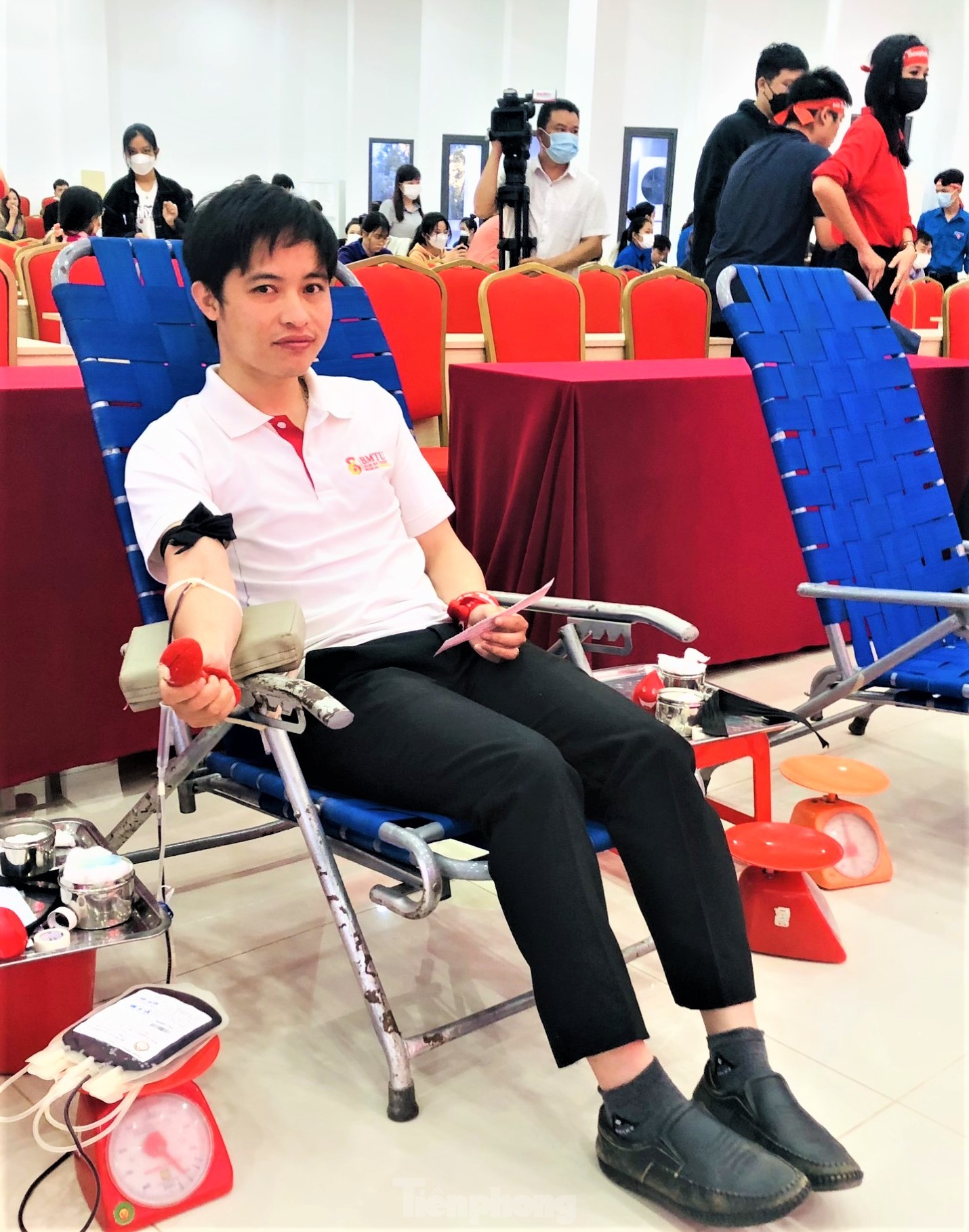 Tuổi 18 làm điều ý nghĩa ảnh 6