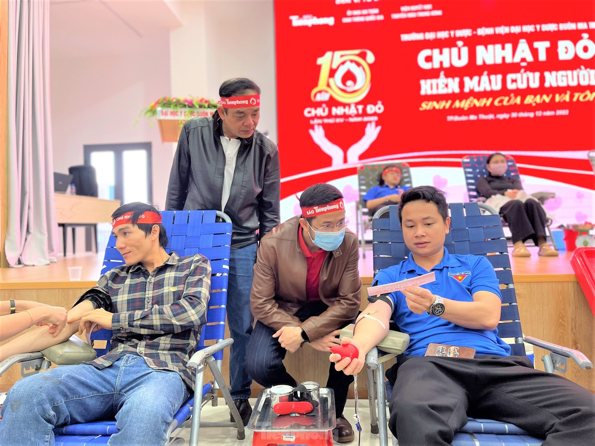 Tuổi 18 làm điều ý nghĩa ảnh 5