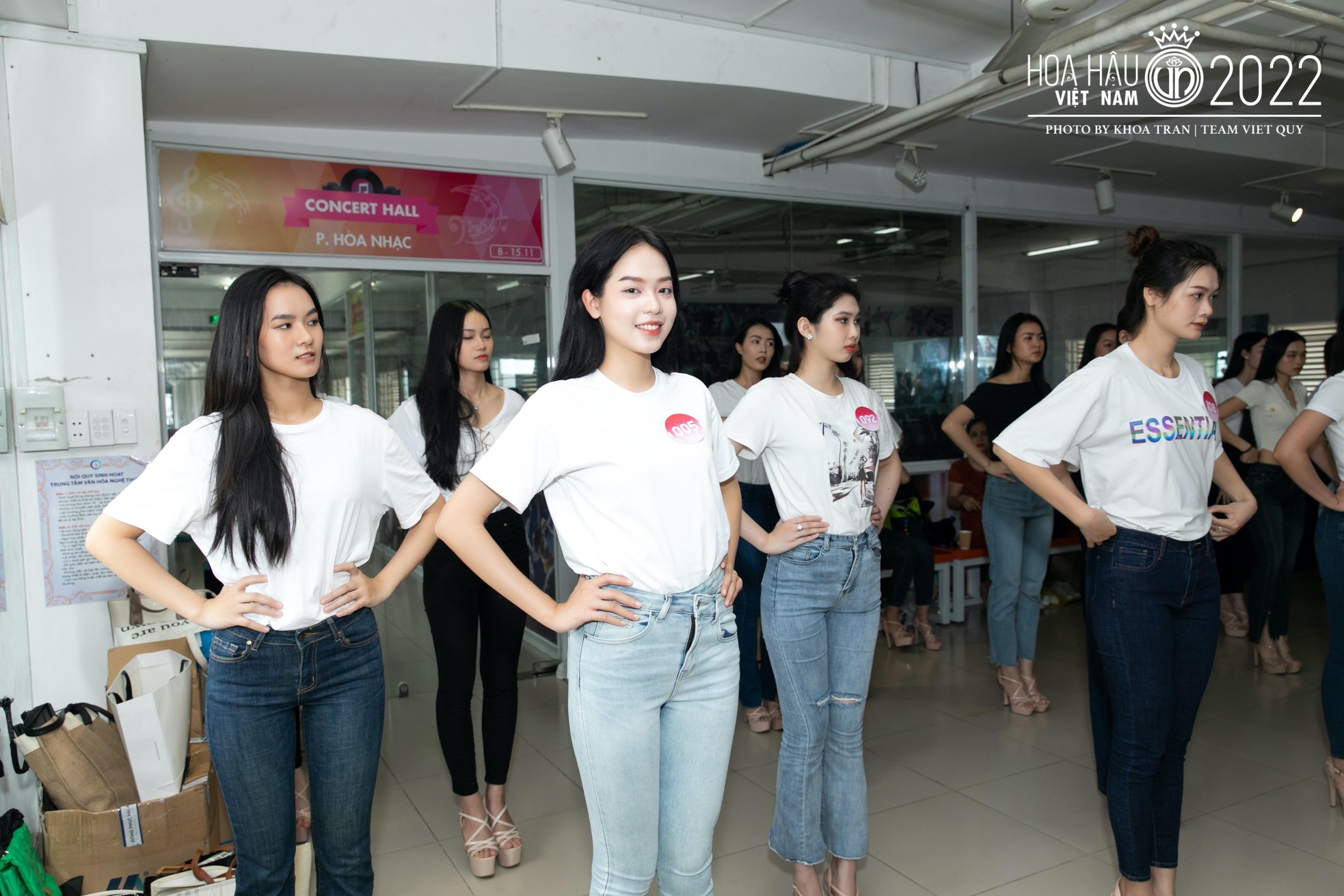 Thí sinh Hoa hậu Việt Nam 2022 luyện catwalk - Ảnh 3.