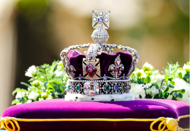 Những báu vật sẽ xuất hiện trong lễ đăng quang Nhà vua Anh Charles III - Ảnh 2.