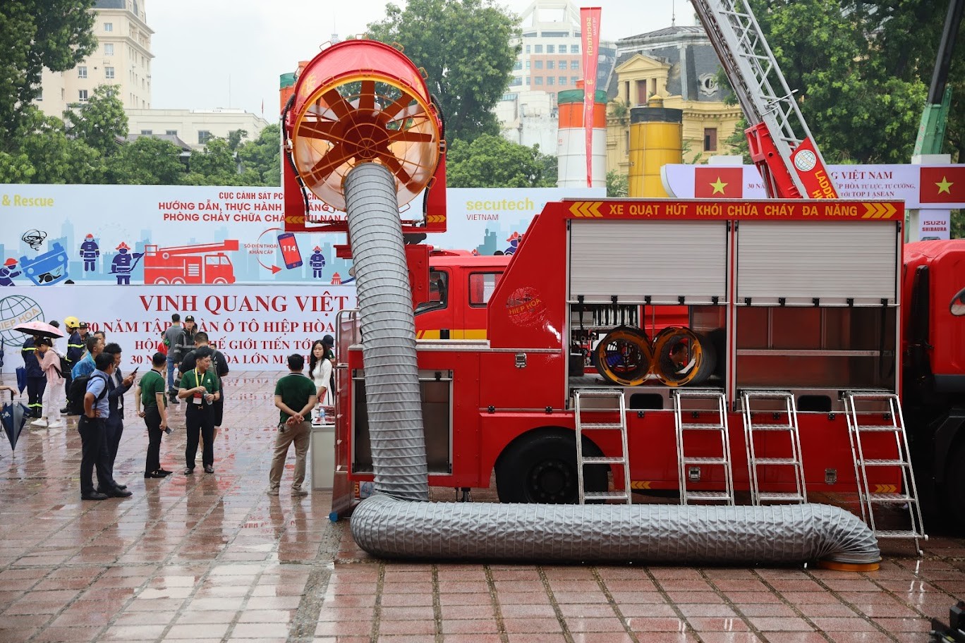Cận cảnh thiết bị chữa cháy, cứu hộ hiện đại tại triển lãm lớn nhất từ trước tới nay ảnh 18