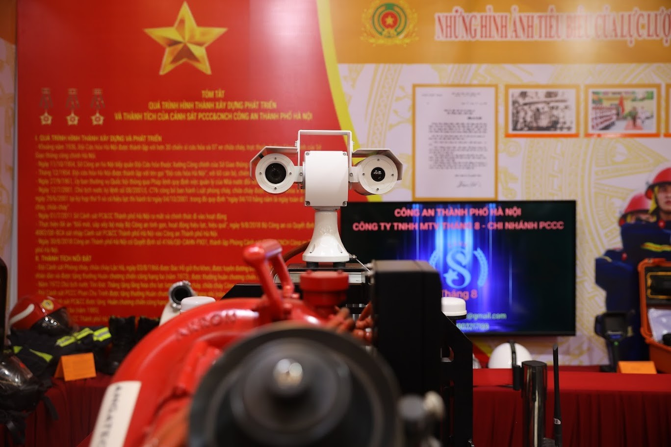 Cận cảnh thiết bị chữa cháy, cứu hộ hiện đại tại triển lãm lớn nhất từ trước tới nay ảnh 2