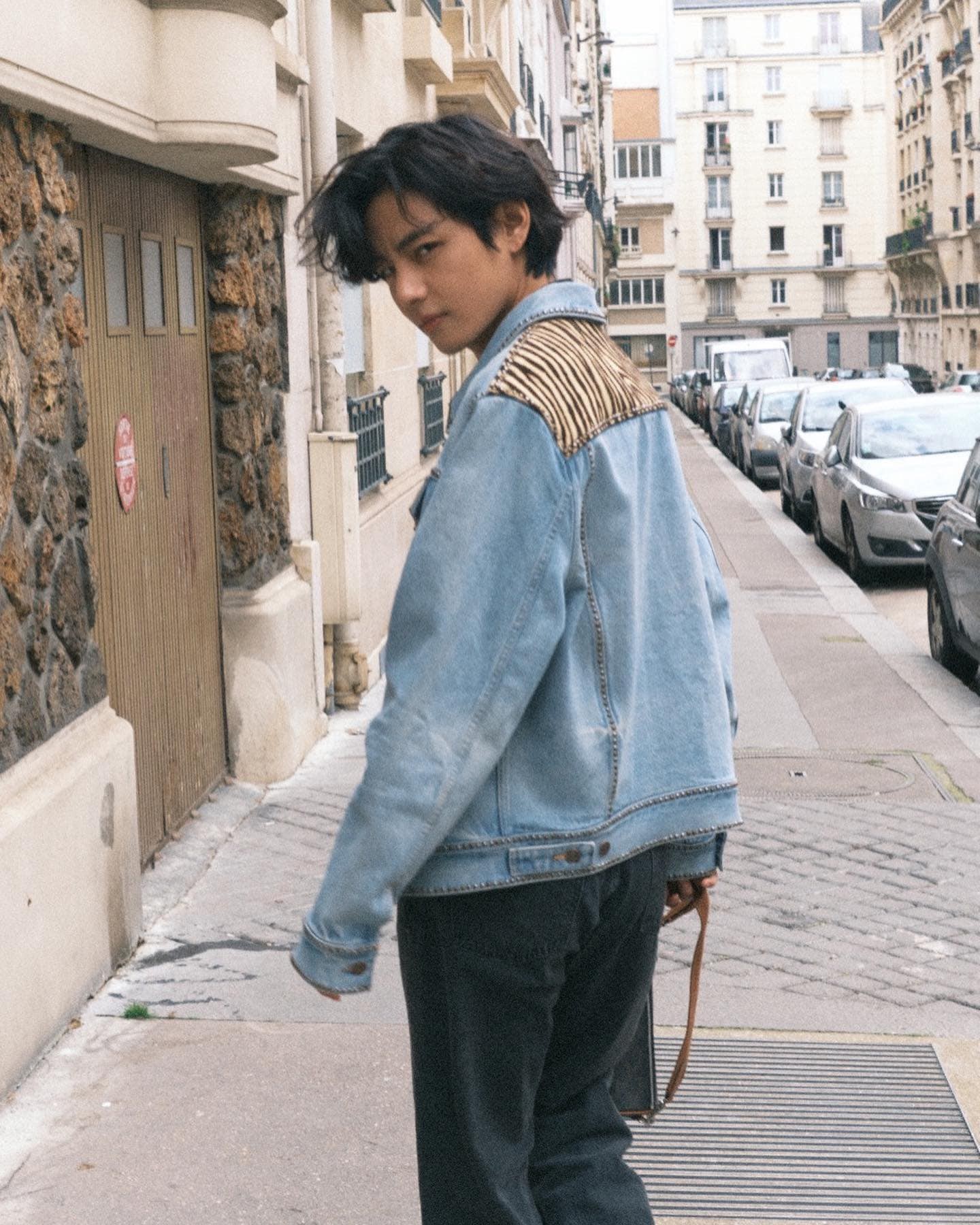 V (BTS) – bạn trai giàu có, nổi tiếng của Jennie (BlackPink) ảnh 15