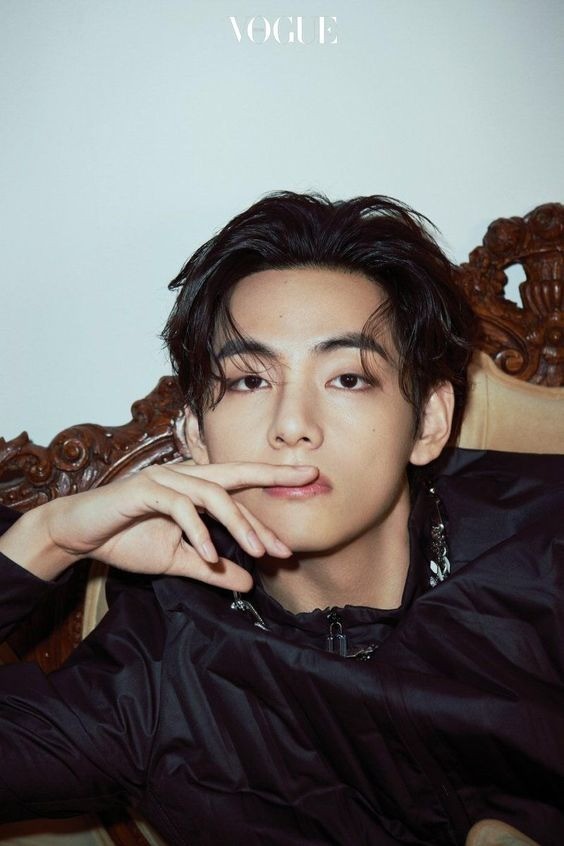 V (BTS) – bạn trai giàu có, nổi tiếng của Jennie (BlackPink) ảnh 14