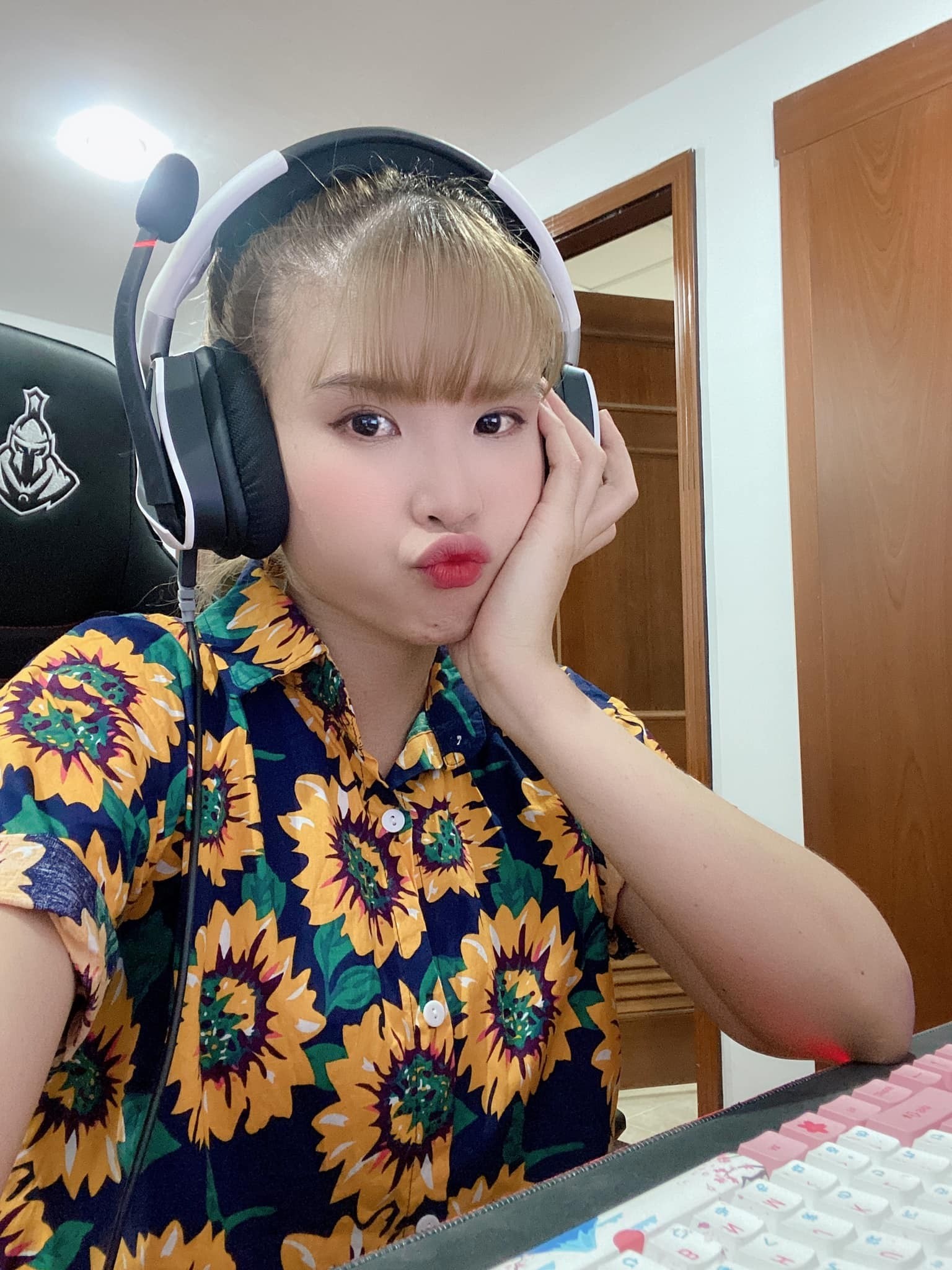 Khởi My làm gì trong 6 năm rời showbiz ảnh 10